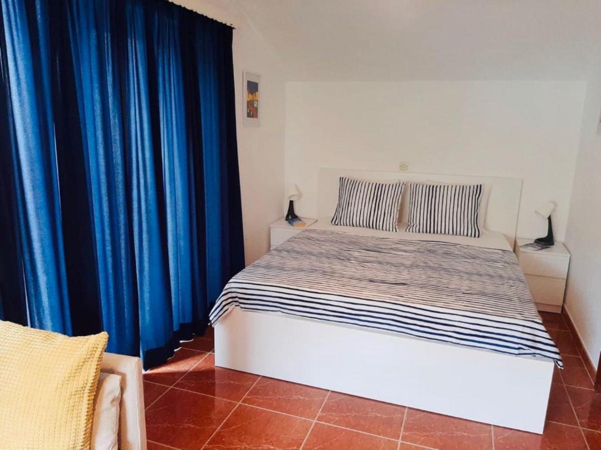 Apartments Barbaresko Lumbarda Ngoại thất bức ảnh