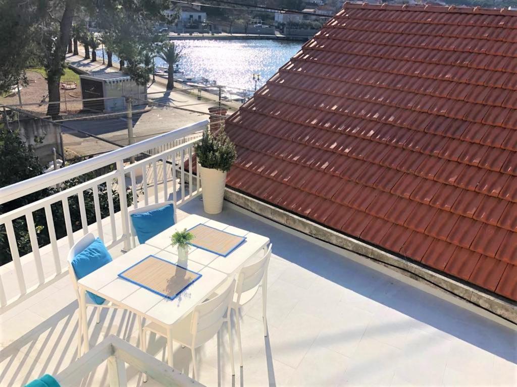 Apartments Barbaresko Lumbarda Ngoại thất bức ảnh