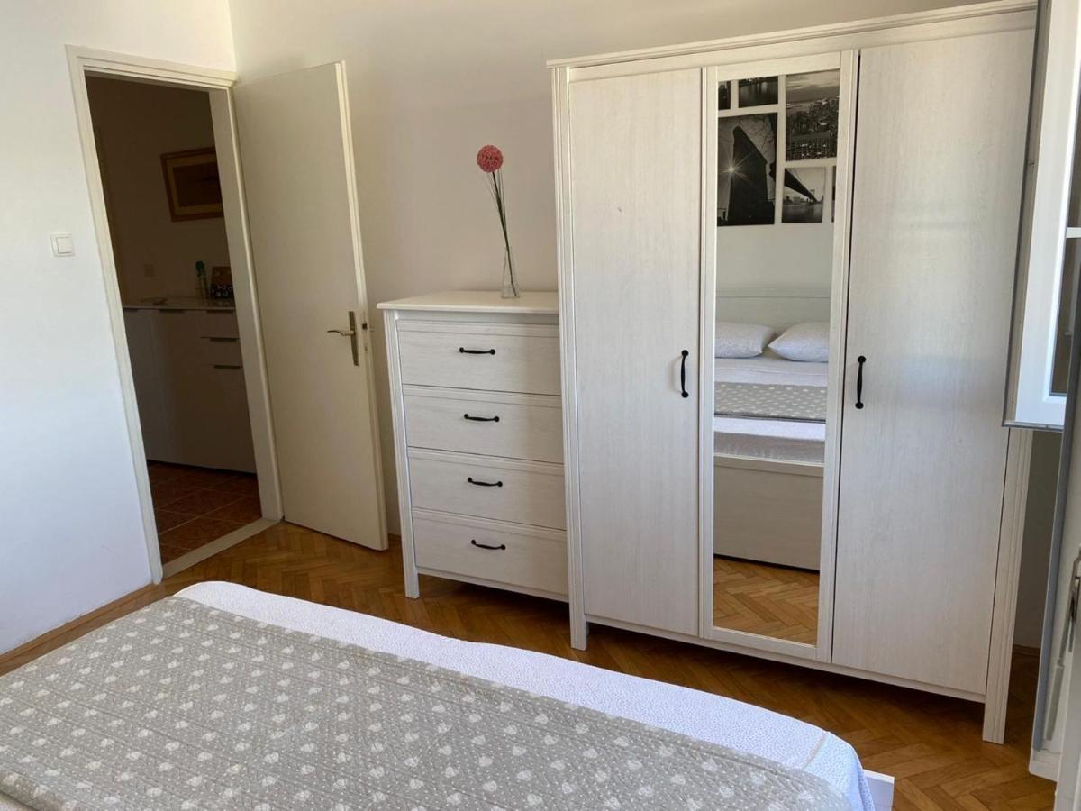 Apartments Barbaresko Lumbarda Ngoại thất bức ảnh