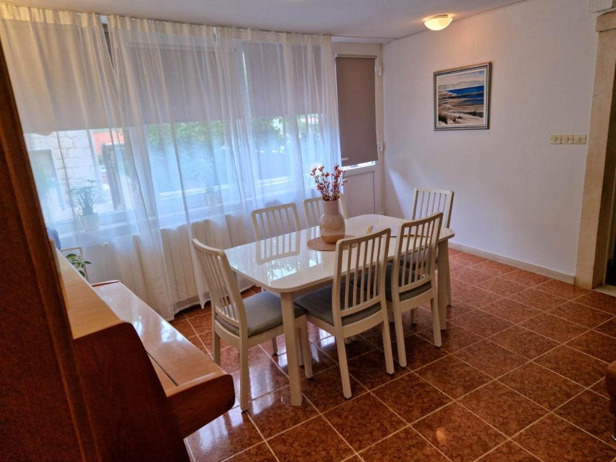 Apartments Barbaresko Lumbarda Ngoại thất bức ảnh