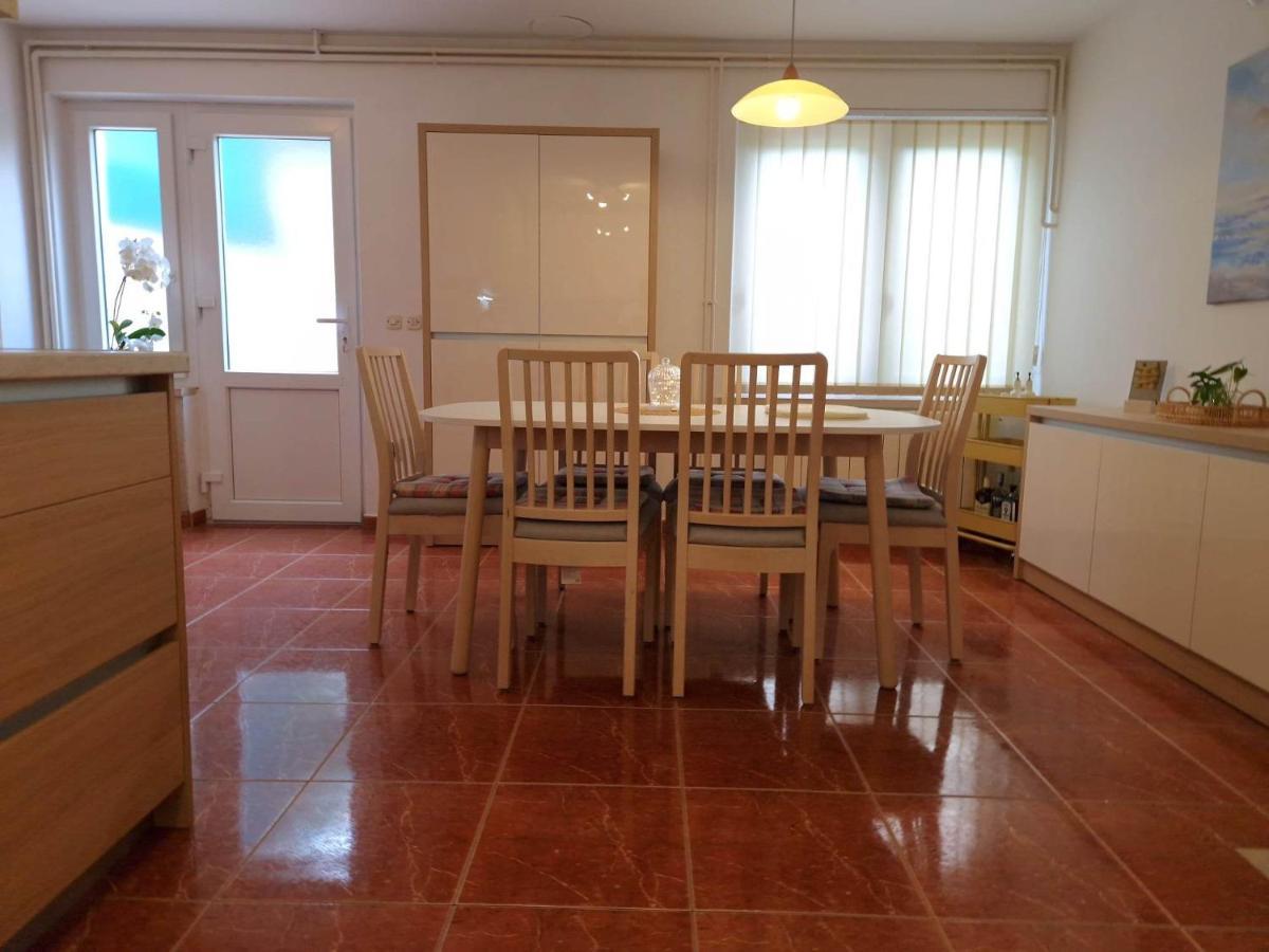 Apartments Barbaresko Lumbarda Ngoại thất bức ảnh