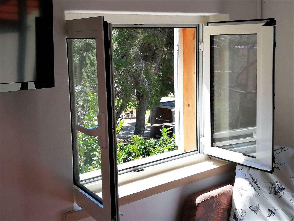 Apartments Barbaresko Lumbarda Ngoại thất bức ảnh