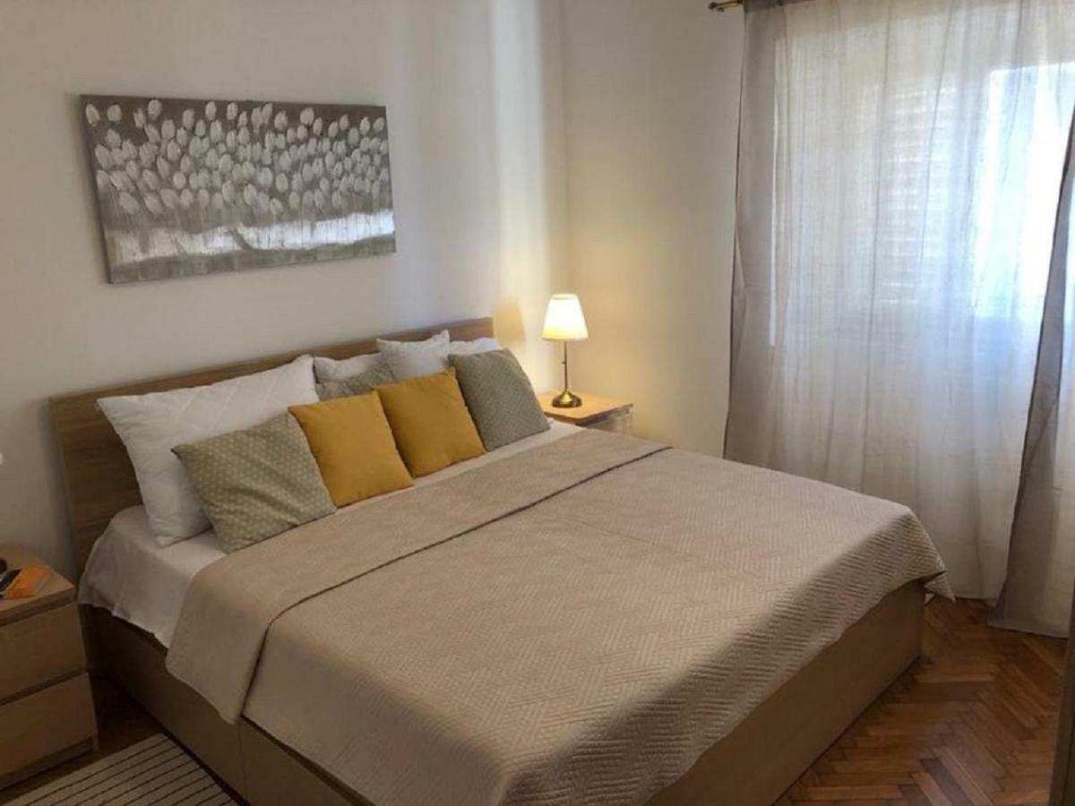 Apartments Barbaresko Lumbarda Ngoại thất bức ảnh